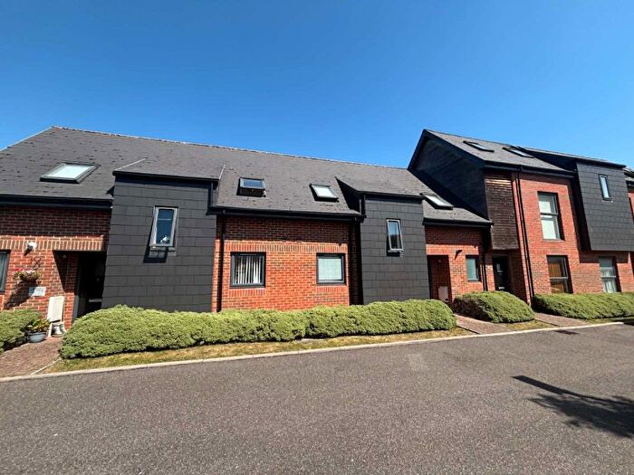 2 Bedroom Maisonette For Sale In Faircross Court, Thatcham, RG18