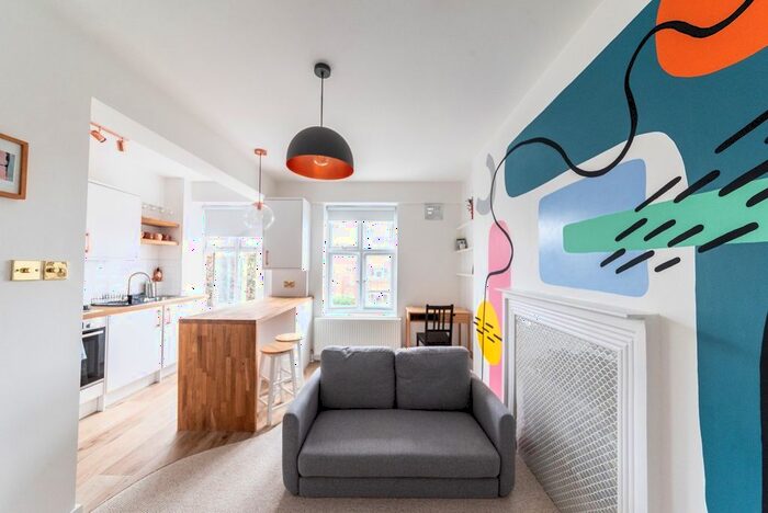 1 Bedroom Flat To Rent In Brixton Hill, London, SW2