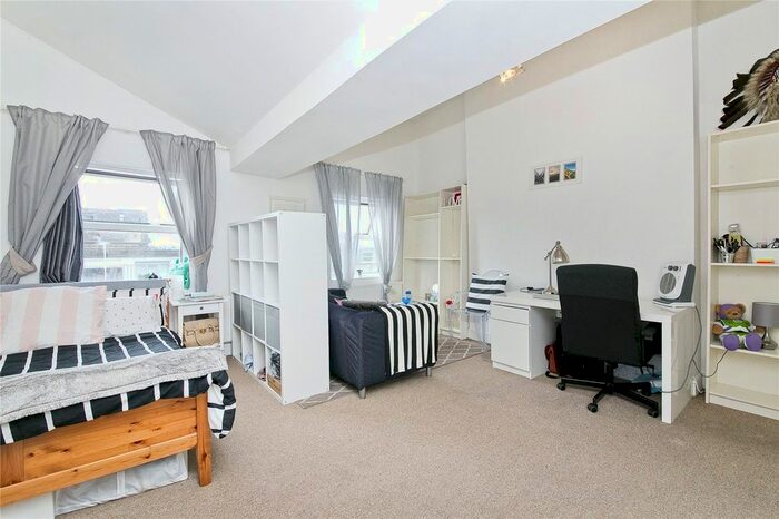 Studio To Rent In Royal College Street, London NW1