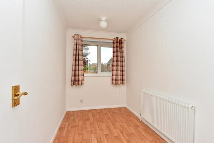 3 Bedroom Semi-Detached House For Sale In Wheatsheaf Close, Boughton-Under-Blean, Faversham, Kent, ME13