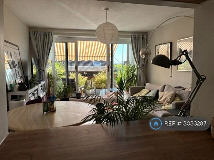 1 Bedroom Flat To Rent In Park Rise, London, SE23