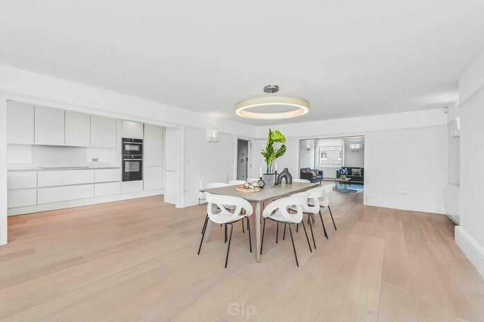 3 Bedroom Flat To Rent In Devonshire Place, Marylebone, London, W1G