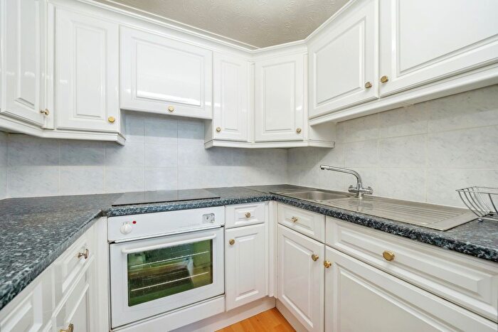1 Bedroom Flat For Sale In Dingleway, Appleton, Warrington, Cheshire, WA4