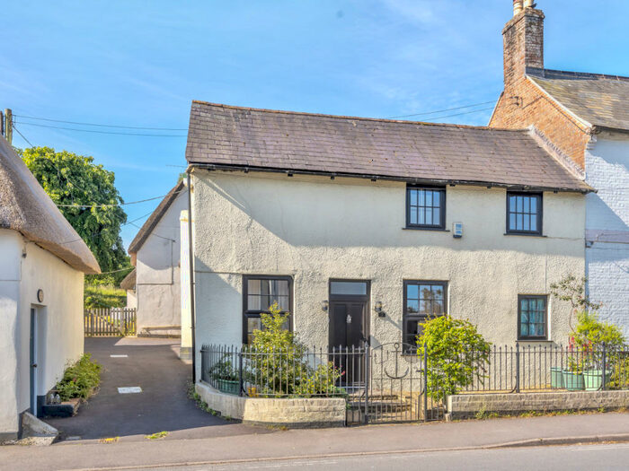 4 Bedroom Semi Detached House For Sale In High Street, Puddletown