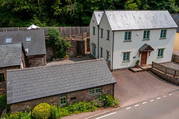 4 Bedroom Detached House For Sale In Incline Road, Redbrook, NP25