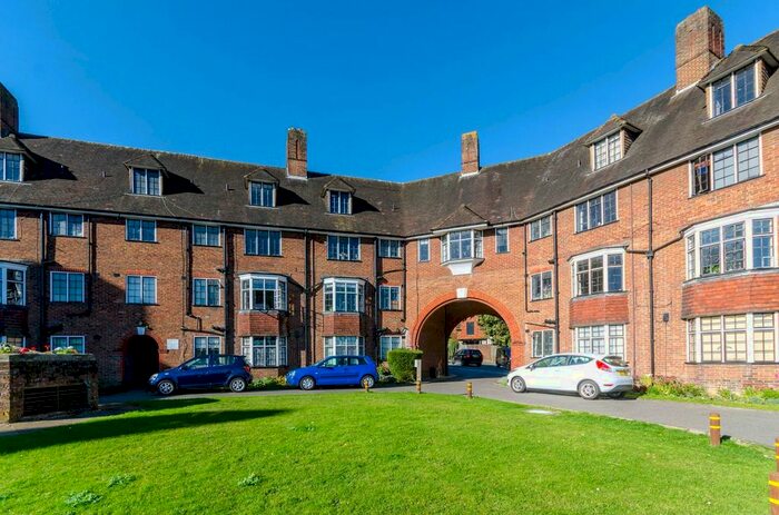 1 Bedroom Maisonette To Rent In Condor Court, Guildford, GU2