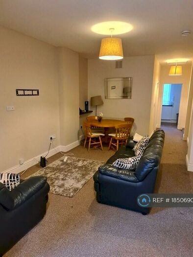 2 Bedroom Flat To Rent In Slateford Road, Edinburgh, EH11