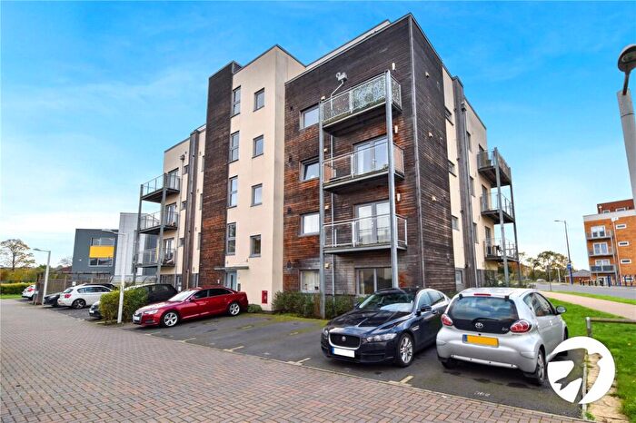2 Bedroom Flat To Rent In Bennett Place, Dartford, Kent, DA1