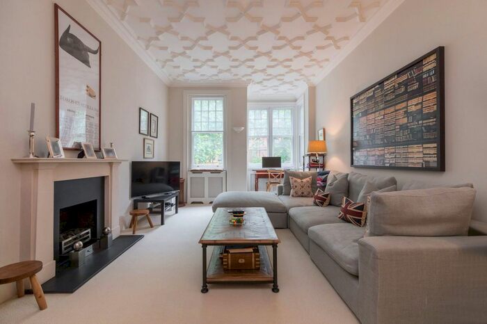 3 Bedroom Flat To Rent In Lower Sloane Street, London, SW1W
