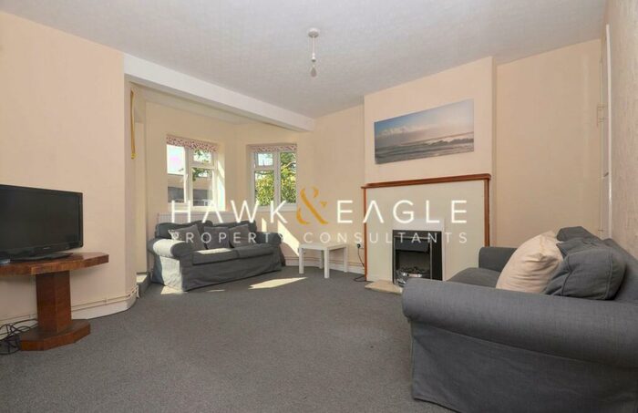 3 Bedroom Flat To Rent In Azov House, Commodore Street, London, E1