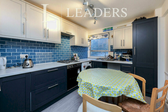 1 Bedroom Apartment To Rent In Telford Court, AL1