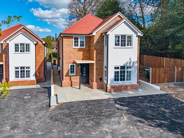 4 Bedroom Detached House For Sale In Talbot Park, Tunbridge Wells, TN2