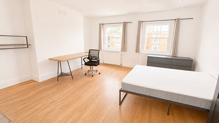 Studio To Rent In New North Road, Islington, N1
