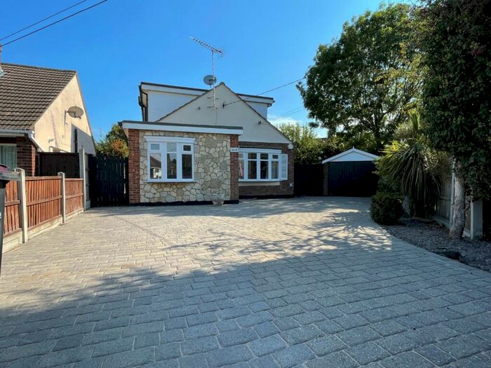 4 Bedroom Detached House To Rent In Rectory Road, Hockley, SS5
