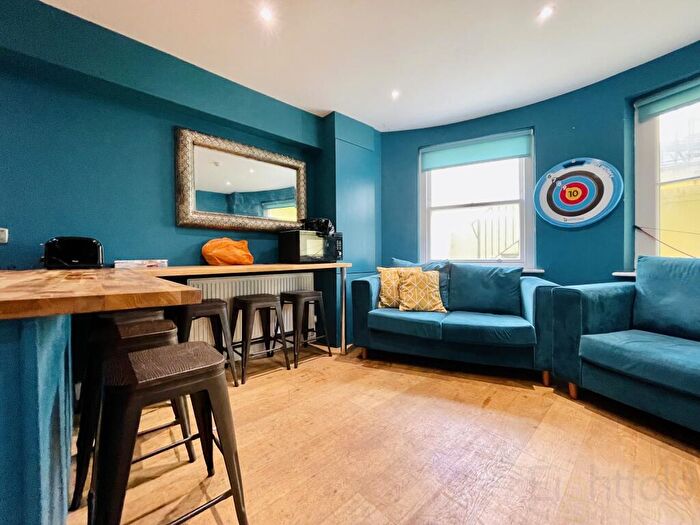 1 Bedroom Semi-Detached House To Rent In Lansdowne Place, Hove, BN3
