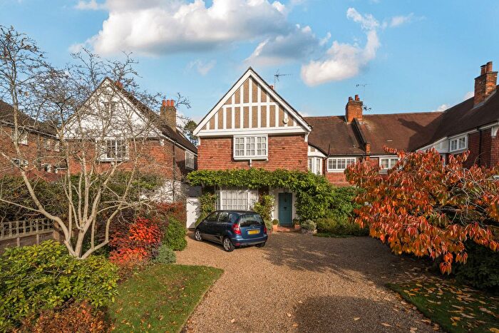 4 Bedroom Semi Detached House For Sale In Elm Park Road, Pinner, HA5