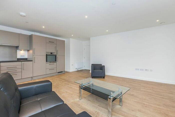 2 Bedroom Flat To Rent In Bessemer Place, London, SE10