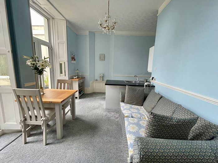 1 Bedroom Flat For Sale In Higher Warberry Road, Torquay, TQ1