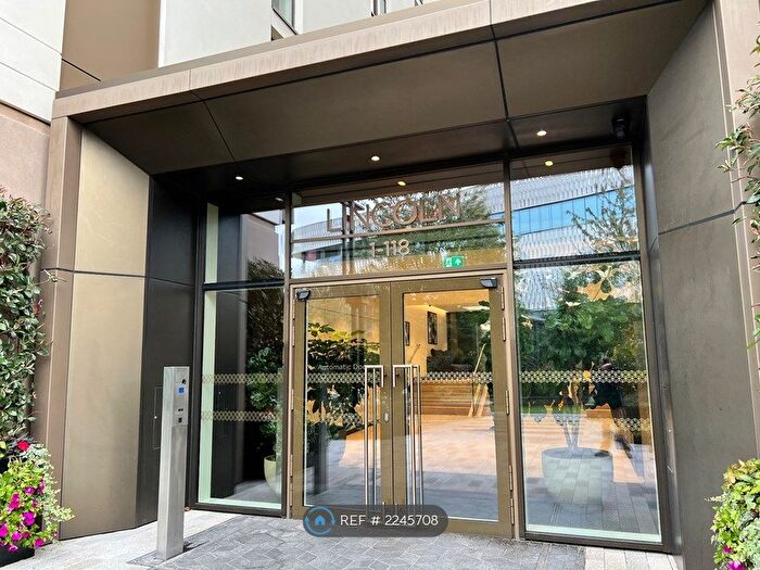 2 Bedroom Flat To Rent In Lincoln Apartments, London, W12
