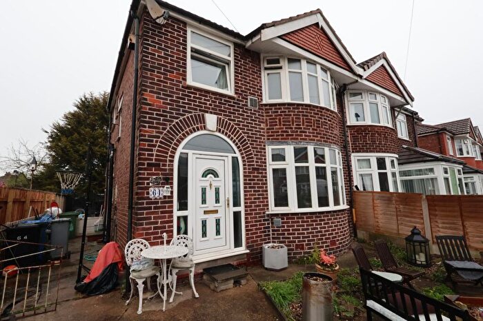 3 Bedroom Semi Detached House For Sale In Norwich Road, Stretford, M32