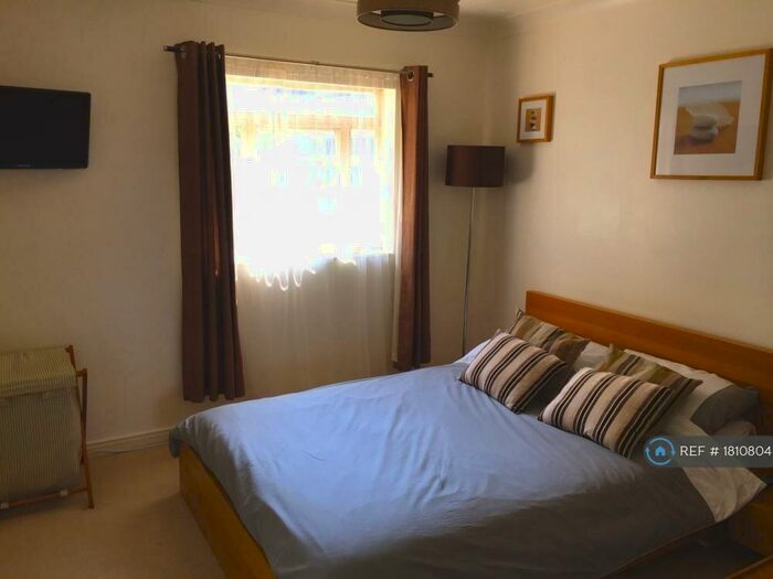 1 Bedroom Flat To Rent In Southgate, London, N14