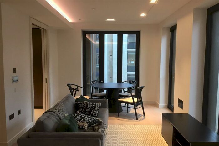 1 Bedroom Flat To Rent In Lincoln Square, Portugal Street, WC2A