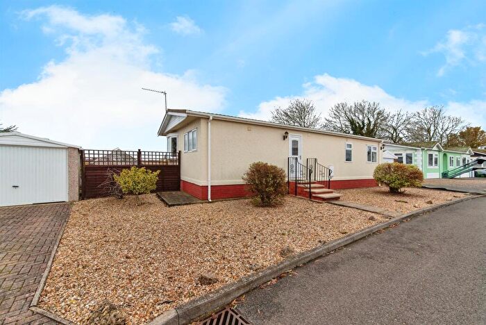 2 Bedroom Lodge For Sale In Marina View, Dogdyke, Lincoln, LN4