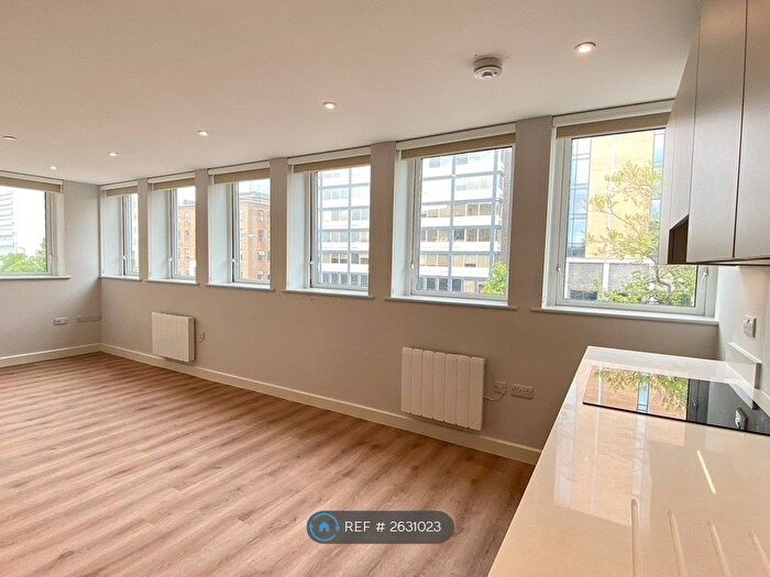 3 Bedroom Flat To Rent In Christchurch Road, Bournemouth, BH1