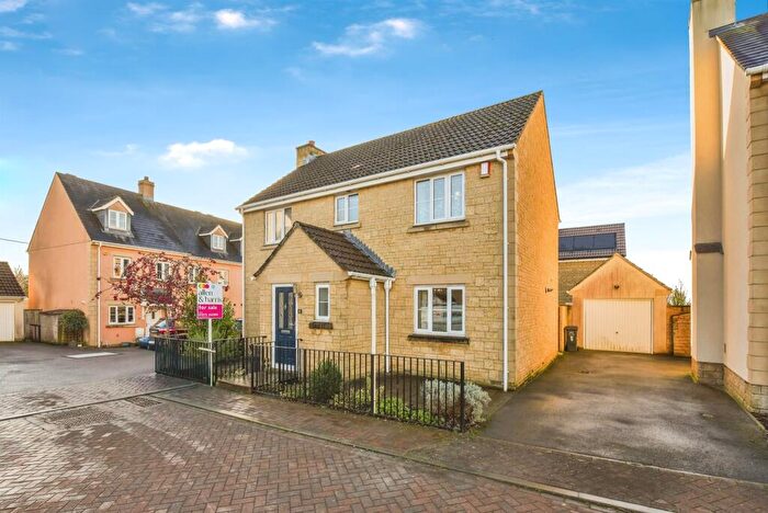 4 Bedroom Detached House For Sale In The Robins, Frome, BA11