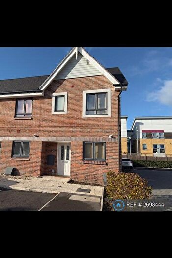 3 Bedroom End Of Terrace House To Rent In Richardson Close, Aylesbury, HP19