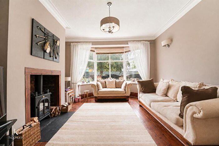 3 Bedroom Semi-Detached House For Sale In Trenant Road, Salford, M6