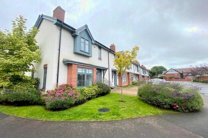 3 Bedroom Property To Rent In George Drive, Neston, CH64