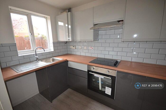 2 Bedroom Semi-Detached House To Rent In Ascot Gardens, Leeds, LS10
