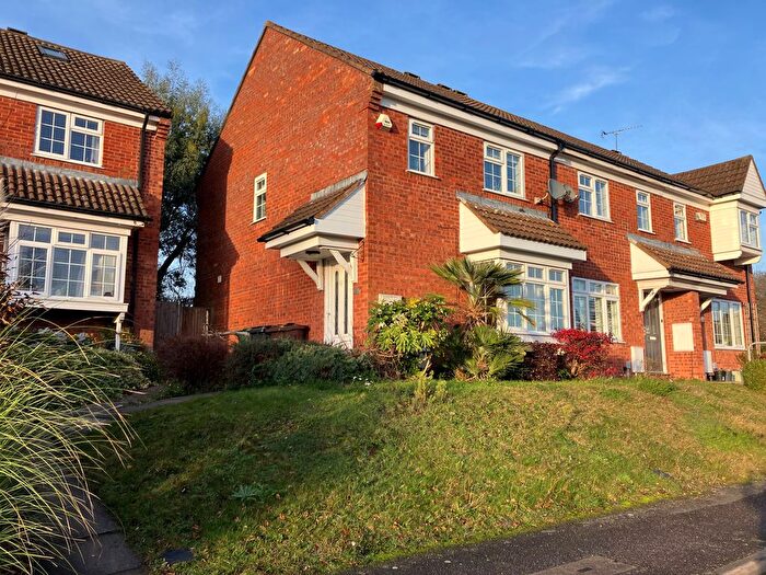 3 Bedroom End Terrace House To Rent In Ashdales, St Albans, AL1