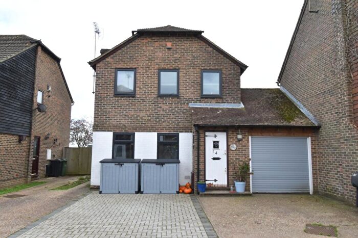 3 Bedroom Link Detached House For Sale In Mill Close, Lenham, Maidstone, ME17