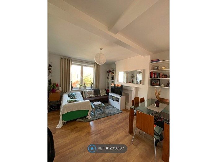 2 Bedroom Flat To Rent In Cherry Garden Street, London, SE16