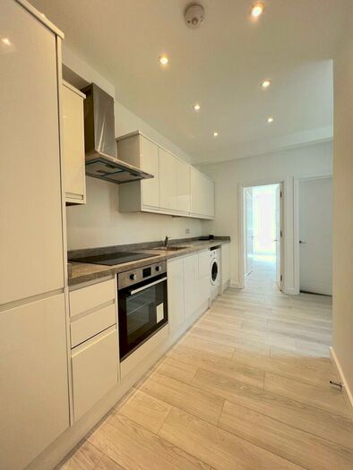 4 Bedroom Apartment To Rent In Regents Park Road, London, N3