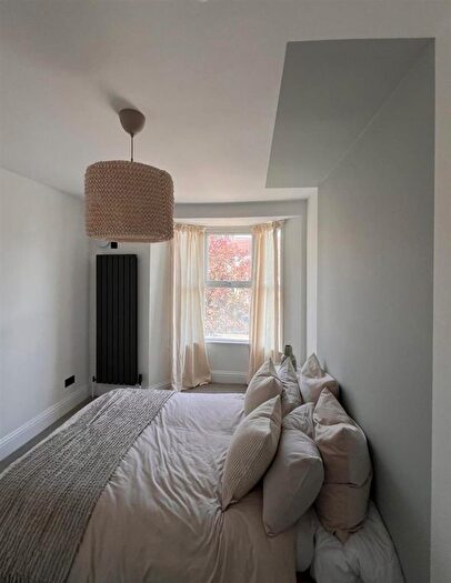2 Bedroom Flat To Rent In Colworth Road, Leytonstone, E11