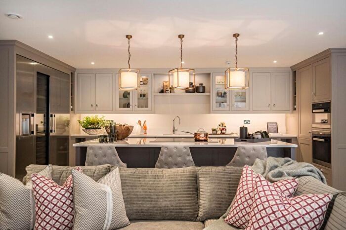 3 Bedroom Flat For Sale In Birchcroft, Brockenhurst Road, Ascot, Berkshire, SL5