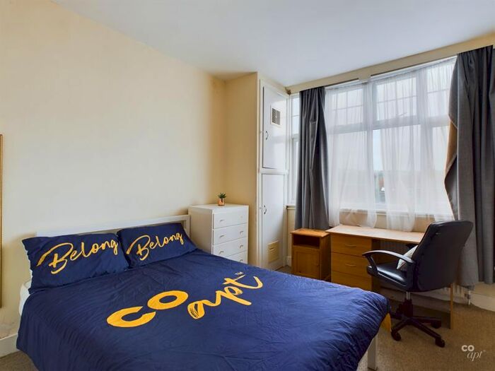 3 Bedroom Flat To Rent In Princes Terrace, Brighton, BN2