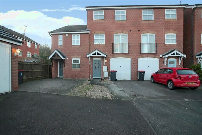 3 Bedroom Town House For Sale In Baxter Close, Atherstone, Warwickshire, CV9