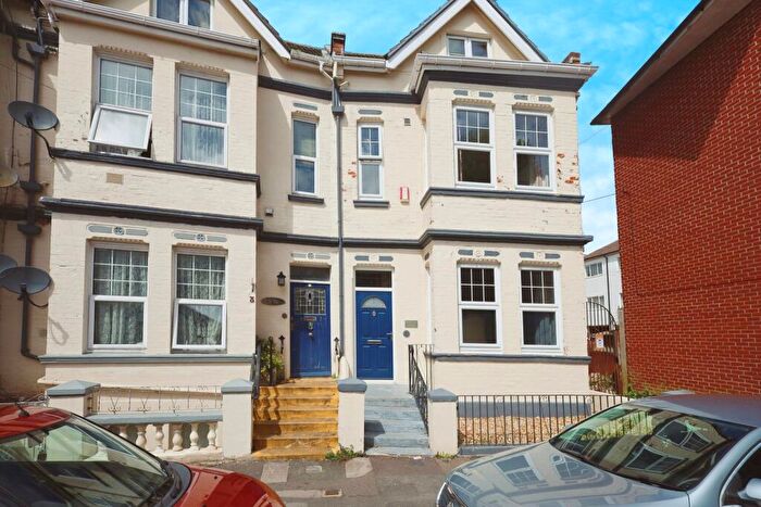 7 Bedroom Property To Rent In Windsor Road, Bournemouth, BH5