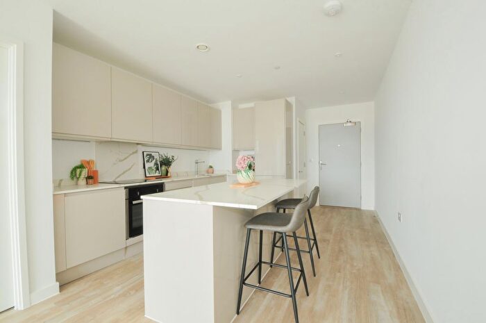 1 Bedroom Flat To Rent In Queen Street, Salford, M3