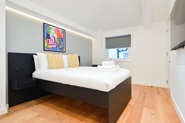 Studio To Rent In New Cavendish Street, London, W1W