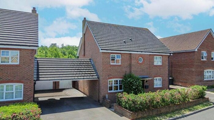 4 Bedroom Detached House For Sale In Bufton Field, North Warnborough, Hook, RG29