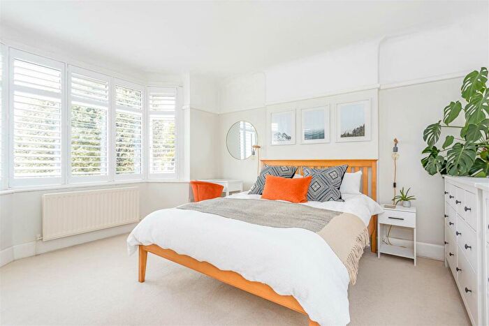 2 Bedroom Apartment To Rent In Tuckton Road, Bournemouth, Dorset, BH6