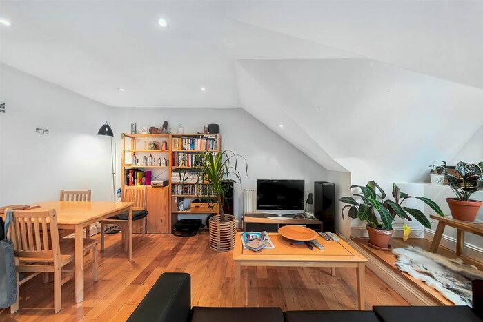 2 Bedroom Flat To Rent In Helix Road, London, SW2