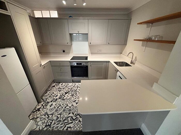 1 Bedroom Flat To Rent In London Road, Cheltenham, GL52