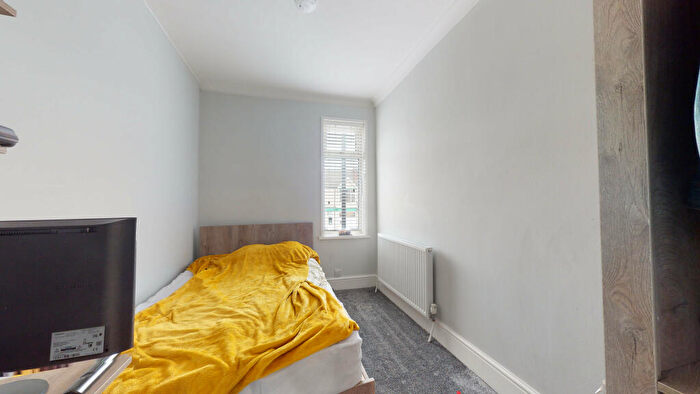 4 Bedroom Terraced House To Rent In Carholme Road, - Bed, LN1