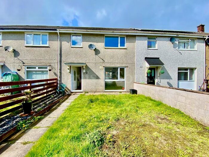 3 Bedroom Terraced House To Rent In Michael Way, Pontypool, Monmouthshire., NP4